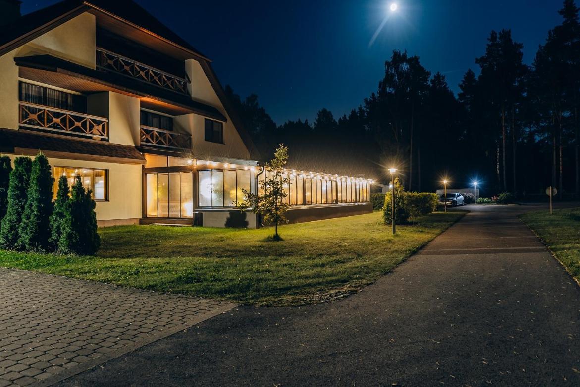 Irbeni Hotel Brivkalni Exterior photo